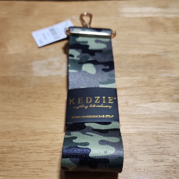 Olive Green Crossbody Shoulder Bag with Leopard Print Strap - Picture 4 of 4